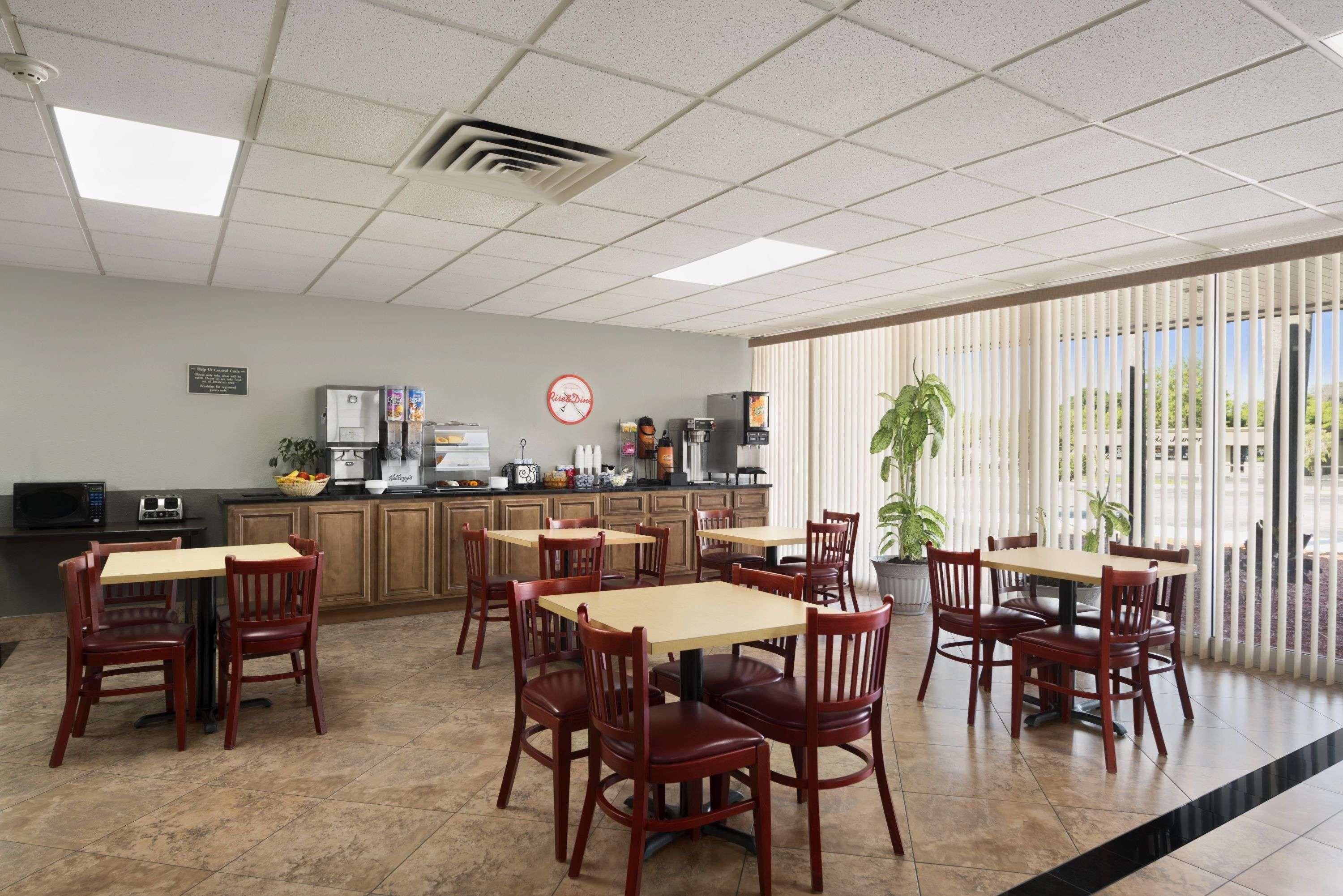 Howard Johnson By Wyndham Winter Haven Fl Екстериор снимка